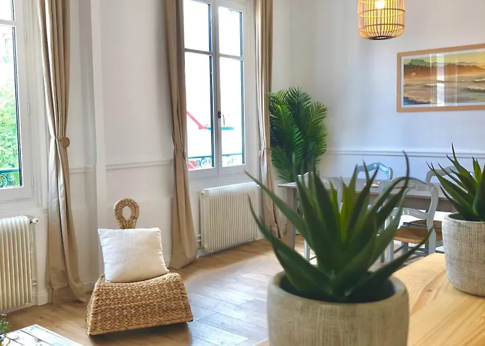 Hyper-centre-plage - 46m2 - 2 Pieces - Renove 2023 *